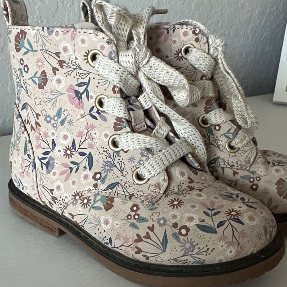 Cat & Jack Brand Floral Cream Kids Boots - Picture 6 of 7